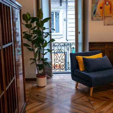 Mercanti E Viaggiatori *