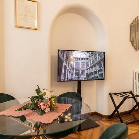 Mercanti E Viaggiatori * 토리노