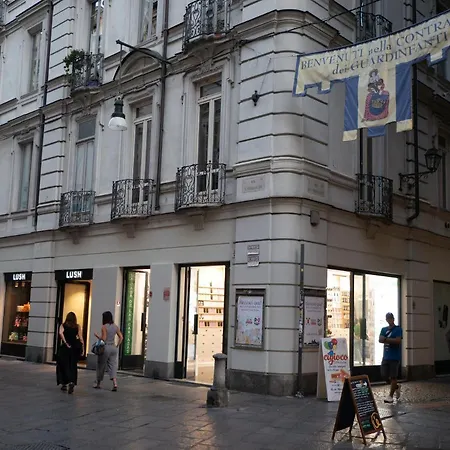 Mercanti E Viaggiatori * 토리노