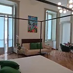 Mercanti E Viaggiatori *