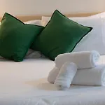 Mercanti E Viaggiatori דירה *